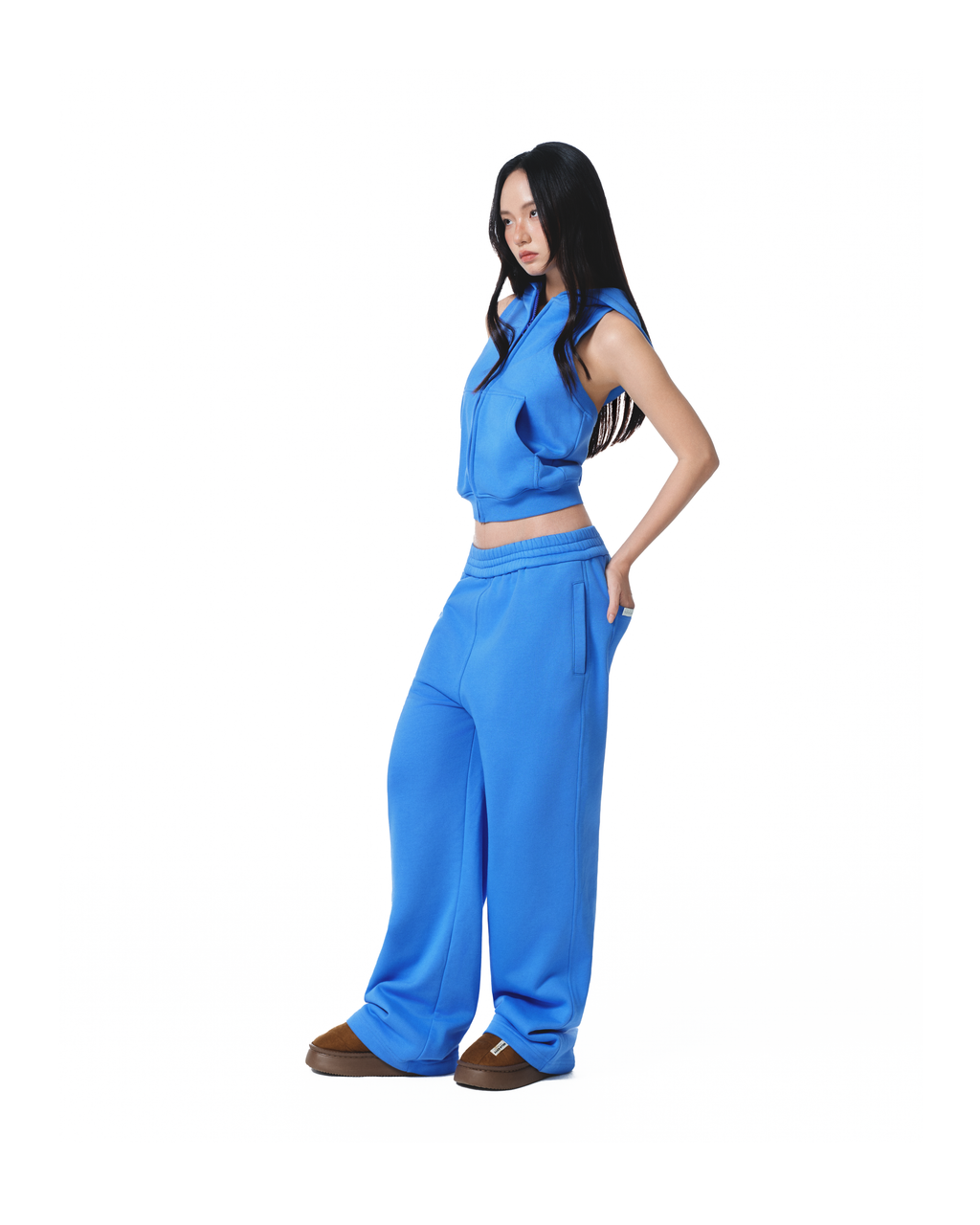 067 SWEATSET